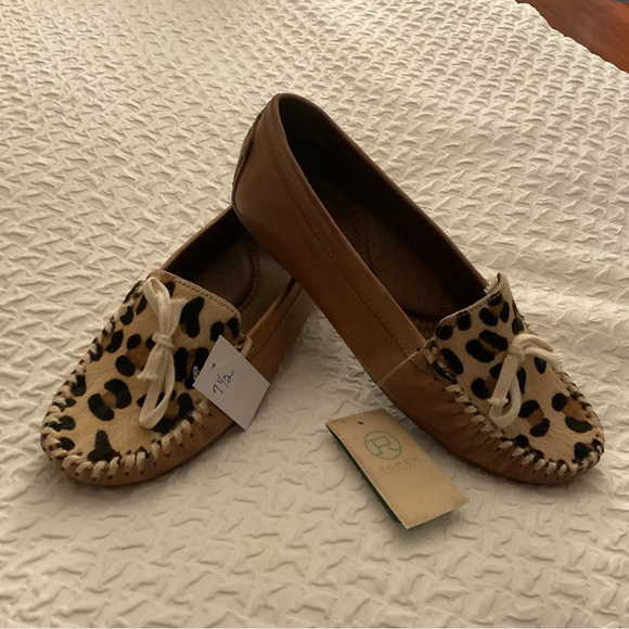 ROPER MOCCASINS LOAFERS FLATS LEOPARD SLIP ONS - Picture 1 of 4